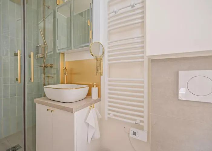 Chez Lucette 17e * باريس