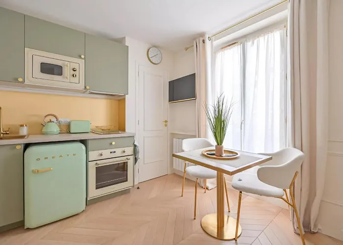 Chez Lucette 17e * باريس