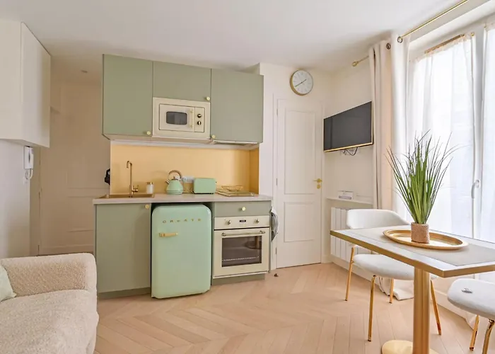 Chez Lucette 17e شقة
